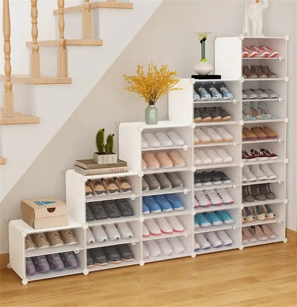 Shoe rack with cover
